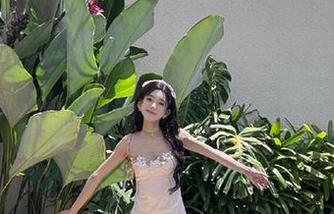 Feilin嗲囡囡 – 欣欣Rubybaby泳装写真集：网盘链接带你感受她的夏日魅力与风情！