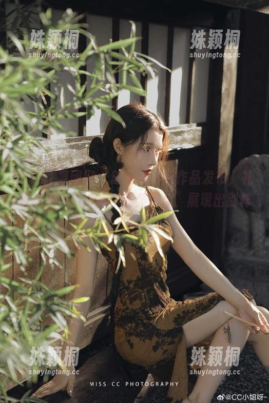 GIRLT果团网-陈雅漫 GIRLT果团网 - 陈雅漫最新作品发布,礼服之美与摄影艺术完美结合,展现出别样风采