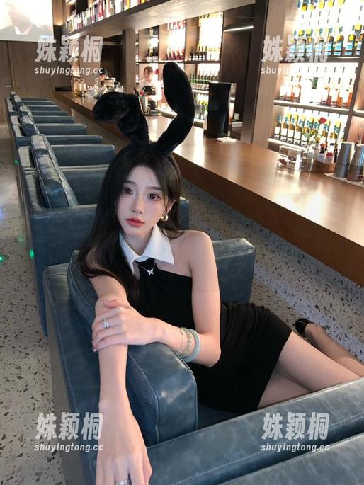 HuaYang花漾-张思允Nice HuaYang花漾 - 最新时尚图册:张思允Nice以裤里丝为主题,诠释潮流与艺术的交织