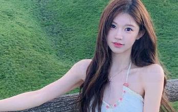 HuaYang花漾 – 最新张思允Nice美足写真合集：每一张都是视觉的盛宴！