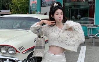 IMiss爱蜜社 – 私房写真展现Angela小热巴的夏天风情，恬静而迷人