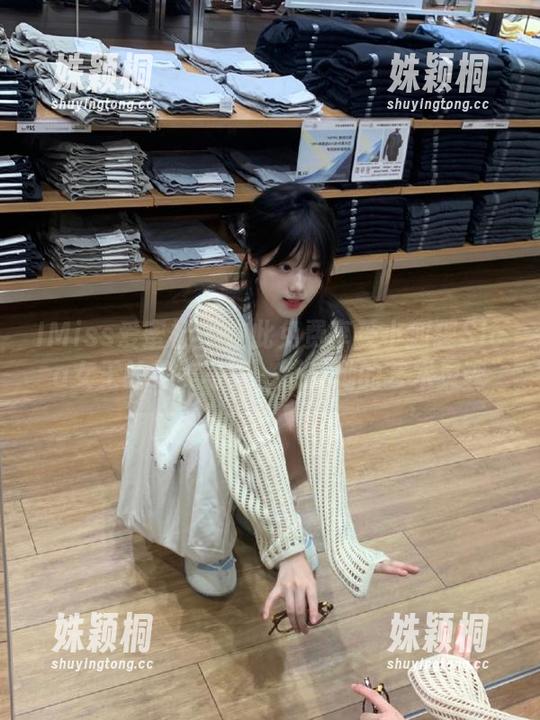 IMiss爱蜜社 - 在此免费享受小狐狸Sica女王的绝美写真，感受她的艺术灵魂