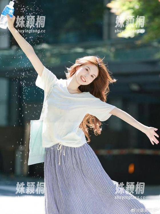 IMiss爱蜜社 - 精选写真：跟随杨紫嫣candy的步伐，感受高跟鞋的魅力与风采！