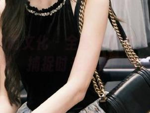 Kimoe激萌文化 – 全套球球双人写真图片大赏，捕捉时光的美丽瞬间！