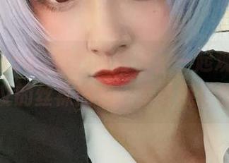 跟随Luisa_零纱的脚步，一起观看那不可思议的丝袜图包，享受视觉的盛宴
