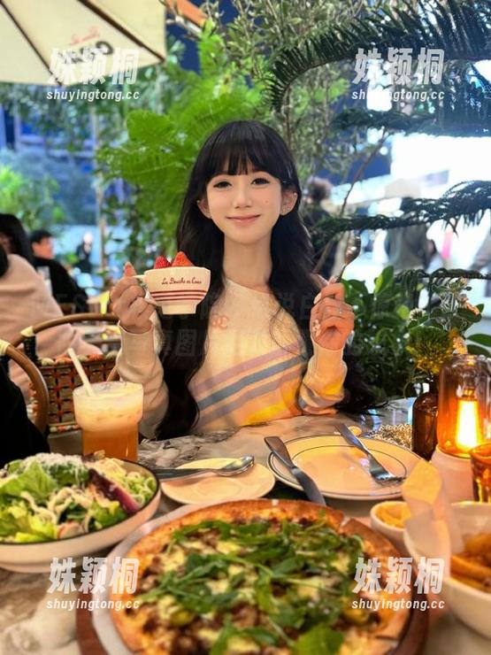 MFStar模范学院-欧阳美萱 MFStar模范学院 - 谁说白丝不惊艳?欧阳美萱写真图片绝对颠覆你的想象!