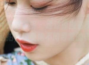 MFStar模范学院 – 透过原图看美七Mia的黑丝私拍，感受她不同寻常的美丽瞬间