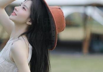 MICAT猫萌榜 – 无法抗拒的校服诱惑，周于希dummy的美图作品绝对值得一看！