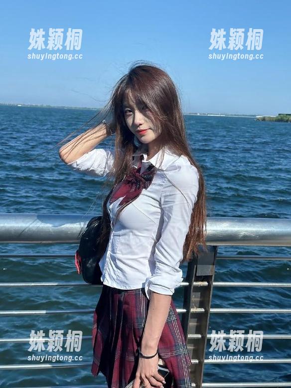 MTMeng模特联盟 - 感受李梓熙浴室作品的灵动魅力，在线体验她的创意之旅