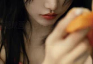下载喵糖映画红色JK裙图集，记录你心中的女孩梦