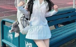 喵糖映画写真图库揭秘：穹妹白裙如何定义了夏天的清新与优雅！