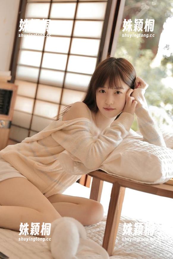 MiiTao蜜桃社 - 琳琳ailin黑白作品集：高清演绎视觉艺术，揭示隐藏在阴影中的故事