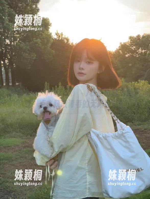 分享快乐！Mozzi(모찌)校服图包免费下载，点击获取青春的无限可能！