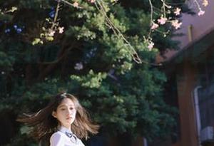 MyGirl美媛馆 – 精选写真：小魔女奈奈的裸足魅力，绽放出青春光芒与无尽幻想