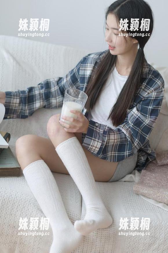 Pary学生模拍 - 婉萍修女摄影作品：用镜头捕捉情感与灵魂的瞬间