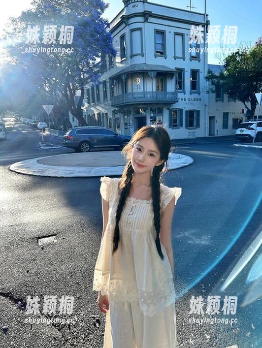 QingDouKe青豆客-欧尼anne QingDouKe青豆客 - 欧尼anne双人主题写真图集,分享情感与艺术的完美结合