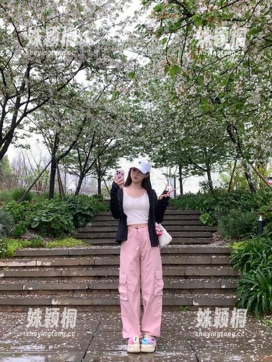 QingDouKe青豆客 - 欣赏黄梦羡学姐的美图更新，靓丽写真作品一次性大放送，尽显风采