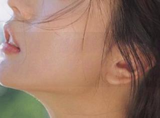 RUISG瑞丝馆 – 潘琳琳ber户外私房写真合集：聆听风声，看她如何在自然中闪耀