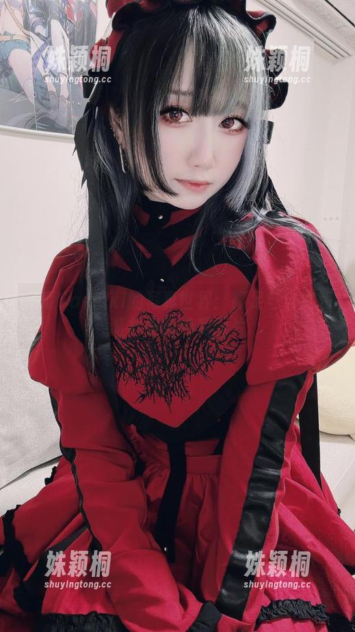 Sameki 探索Sameki的写真世界:裸足与自然和谐共舞的绝美图片