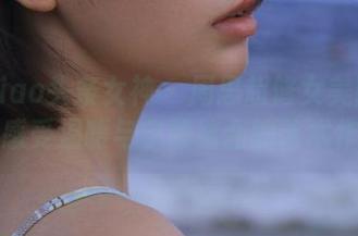 TouTiao头条女神 – 周思超修女美图分享，感受温暖与宁静结合的艺术作品