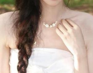 TouTiao头条女神 – 李丽莎吊带写真中的原图分享，感受青春与活力