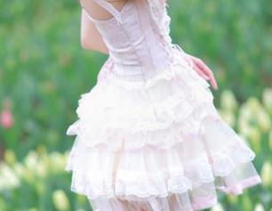 TouTiao头条女神 – 梁芮溪气质女神照片分享：全面图库资源，让你一见倾心
