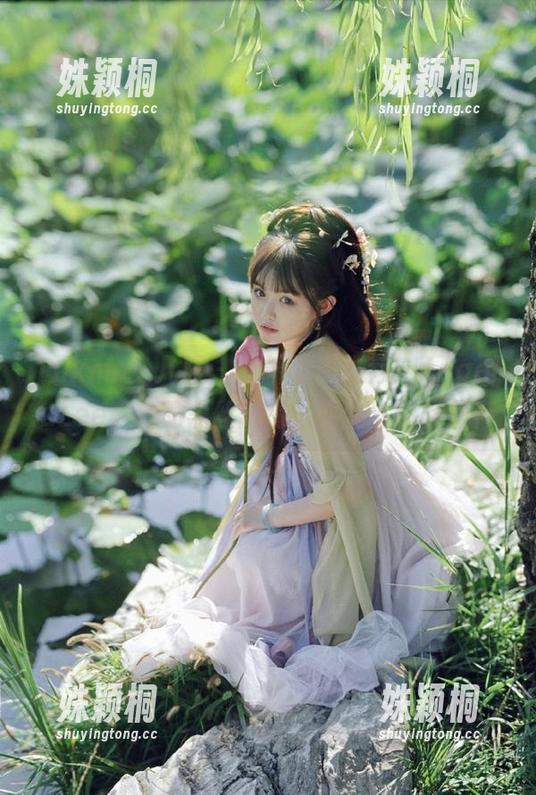 Tukmo兔几盟-AngelaLee李玲 Tukmo兔几盟 - 最新图册热荐:AngelaLee李玲的黑丝风情,诱惑与优雅并存