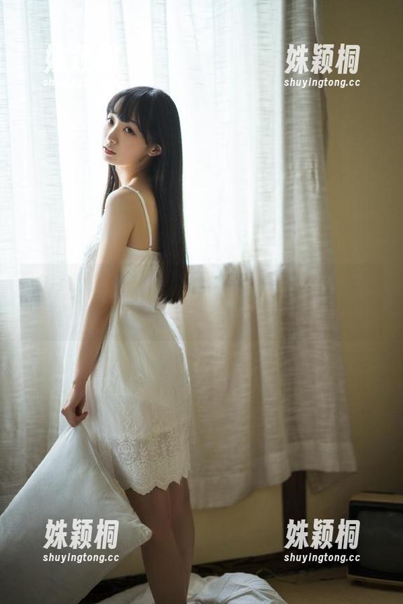 UGirls尤果网-张多多 UGirls尤果网 - 黑色风潮来袭,张多多的写真原图展现出不一样的俏皮与率性!