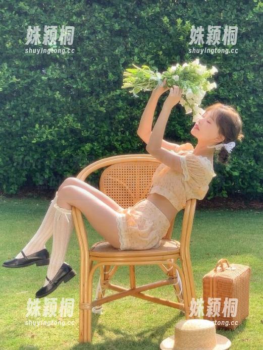 UGirls尤果网-李梓然 UGirls尤果网 - 精美校园摄影:观看李梓然的写真原图,探索她的青春故事