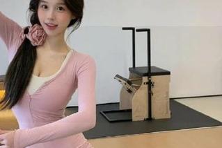 UGirls尤果网 – 别再等了！王雨纯纯白风格的写真合集，图集中的每一张都能让你叹为观止！