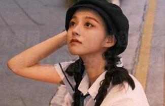 UGirls尤果网 – 镜头下的赵伊彤油亮，免费美图让你的生活更精彩！