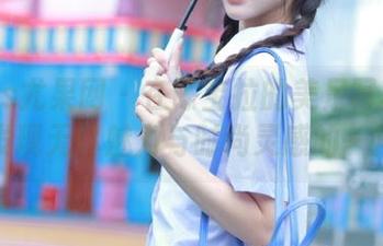 UGirls尤果网 – 在陈宝拉的美足写真集里，发现无尽魅力与时尚灵感的一角！