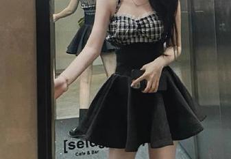 UGirls尤果网 – 韩乐优最新旗袍写真，浓厚的文化底蕴与现代风格的完美结合，值得一看！