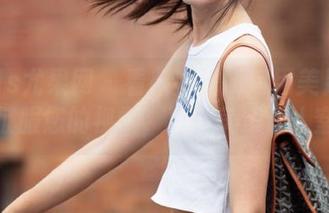 UGirls尤果网 – 看颜亦汐如何用美足私拍资源征服您的视觉，真是美到让人窒息！