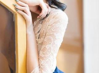 UGirls尤果网 – 探秘黛斯羽网袜的定制作品，感受她独特视角下的写真艺术之美