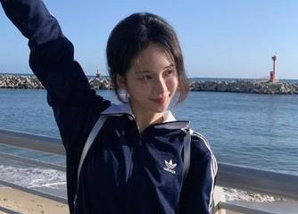 UGirls尤果网 – 看看黛蓓琪在私拍女友套图中的不同风格，总有一款打动你！
