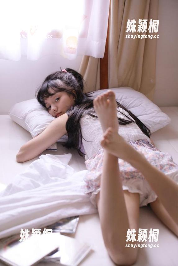 XIAOYU语画界-何嘉颖 XIAOYU语画界 - 高清壁纸下载:何嘉颖黑丝吊袜美腿写真,让你心动不已!