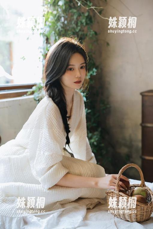 XIAOYU语画界-安琪Yee XIAOYU语画界 - 在安琪Yee的万圣节写真图册中,感受超现实与恐怖的艺术交汇