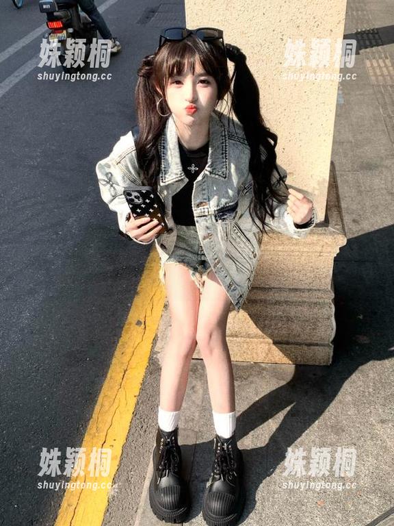 XIAOYU语画界-小海臀Rena XIAOYU语画界 - 不可错过的小海臀Rena温柔图包,海量资源带你进入幻想