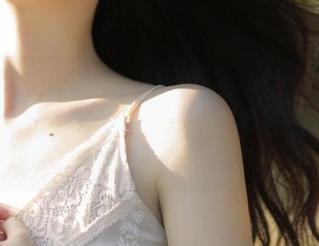 XIAOYU语画界 – 徐莉芝Booty的户外私房写真之旅：与大自然亲密接触的视觉享受
