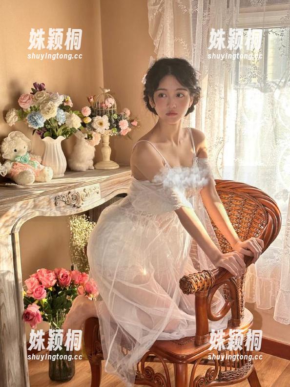 XIAOYU语画界-杨紫嫣 XIAOYU语画界 - 精选图片!杨紫嫣秘书写真集,透视职场女性无限可能的风韵