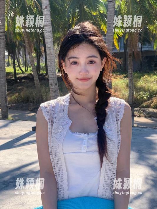 XINGYAN星颜社 - 探索潘思沁的校服私房图集，感受甜美校园的青春气息！