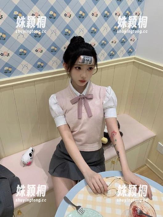 Xiuren秀人网 - 高跟鞋与优雅的结合：Angela小热巴写真套图让你心动不已