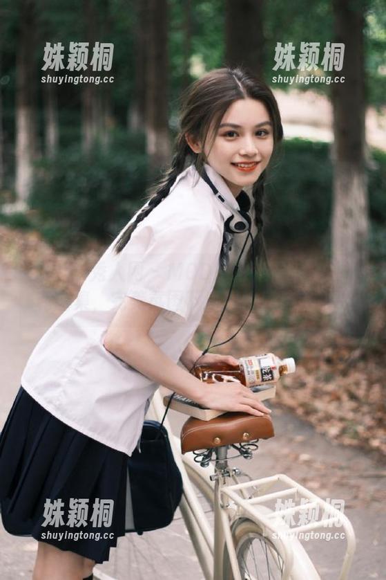 Xiuren秀人网 - MODEL伊若浴室系列福利图集，完美氛围下尽显性感与优雅！