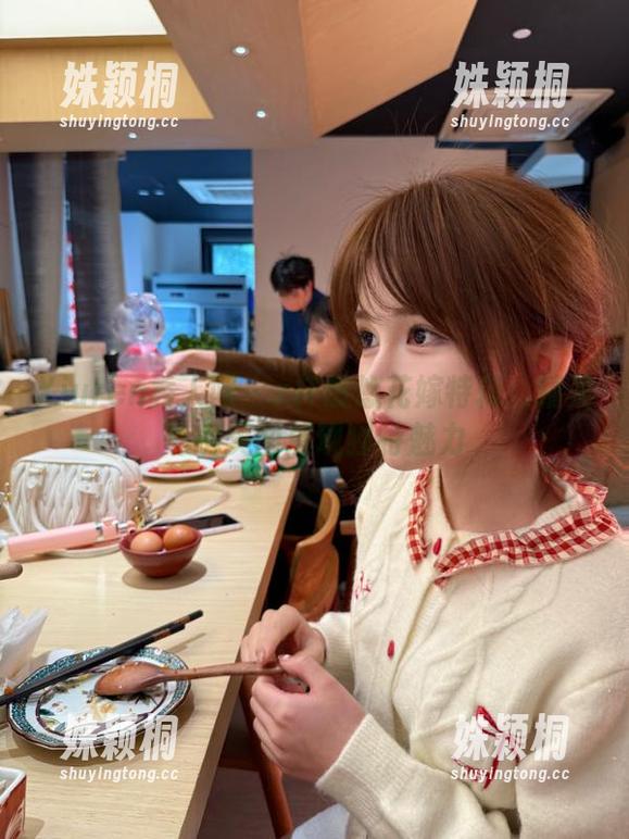 Xiuren秀人网-z杯悠悠 Xiuren秀人网 - z杯悠悠花嫁特辑:精美私房美图展现独特魅力