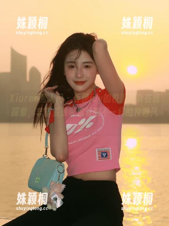 Xiuren秀人网 - 乔伊joy的校服写真在线探索，丰富资源带你领略不一样的校园风情！