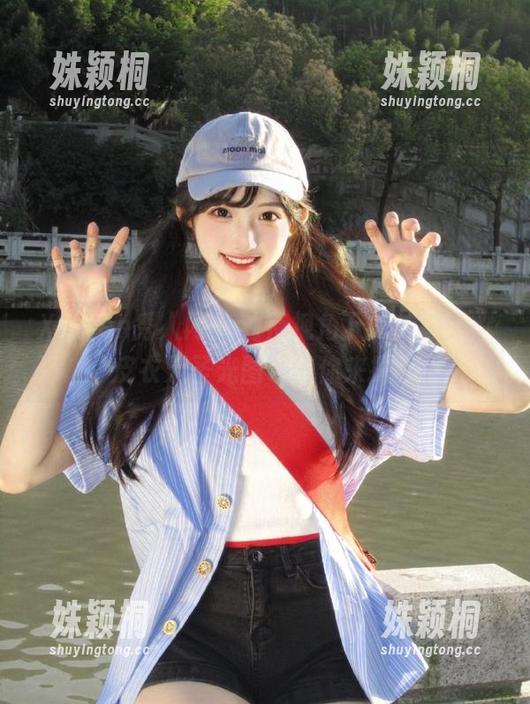 Xiuren秀人网 - 独特视角下的刘婷婷，皮衣无圣光图包等你来探索