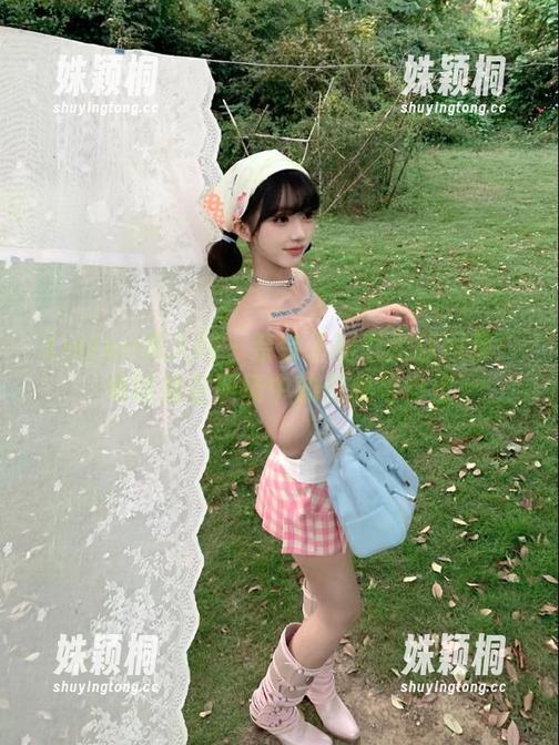 Xiuren秀人网-奈奈子 Xiuren秀人网 - 奈奈子秘书定制图集:领略她在职场中的优雅与自信