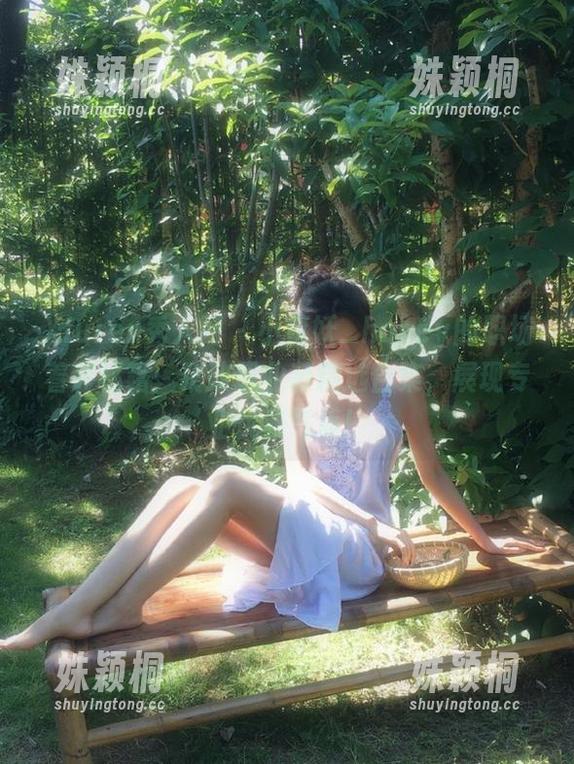 Xiuren秀人网 - 小蛮妖_honey的职场着装秘籍：精致职业装精选合集，展现专业优雅气质！