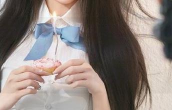 Xiuren秀人网 – 探索小蛮妖yummy的魅力，奶牛主题的原图与图包惊艳发布，尽在你的视线之中！